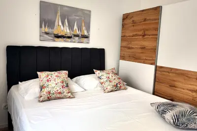 Krevet ili kreveti u jedinici u objektu Azure Suite Lokva Sea View Apartment Near Beach