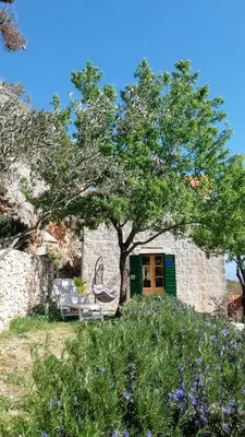 Vrt u objektu Almondhouse, stonehouse, seaview, big terace,Omis