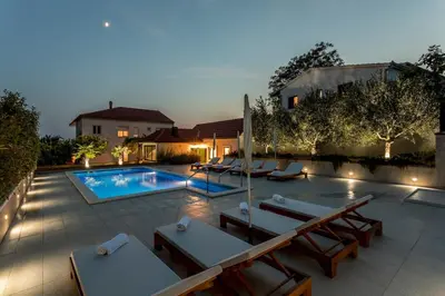 Bazen u objektu Villa Theodoros ili u blizini