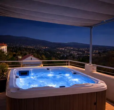Pogled na planine ili pogled na planine iz apartmana