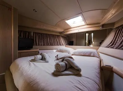 Krevet ili kreveti u jedinici u objektu Ferretti 460