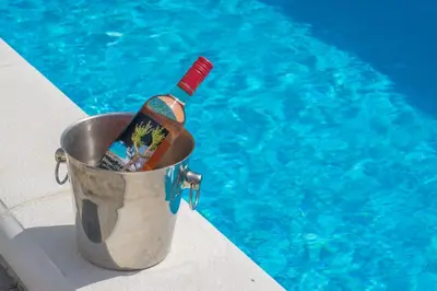 Bazen u objektu Family-friendly apartments with swimming pool Kostanje, Omis - 25072 ili u blizini