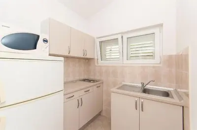 Kuhinja ili čajna kuhinja u objektu Apartments Ante