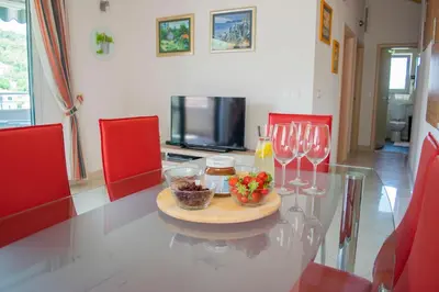 Hrana u apartmanu ili u blizini