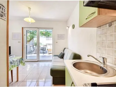 Kuhinja ili čajna kuhinja u objektu Apartment Apartments Villa Gracin by Interhome