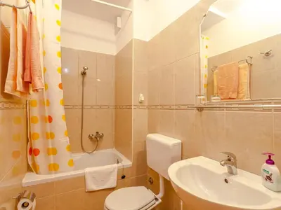 Kupaonica u objektu Apartment Studio im Erdgeschoss für zwei Personen mit einer Terrasse by Interhome