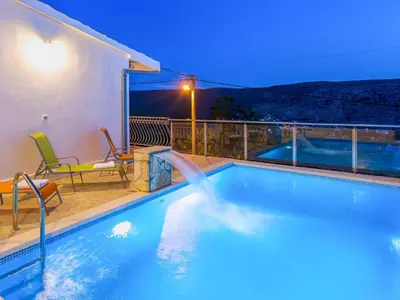 Bazen u objektu Holiday Home in Srinjine mit Privatem Pool by Interhome ili u blizini