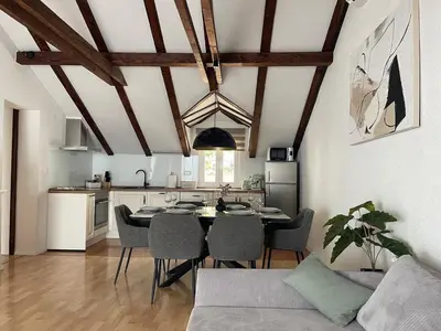Kuhinja ili čajna kuhinja u objektu U La La Apartment