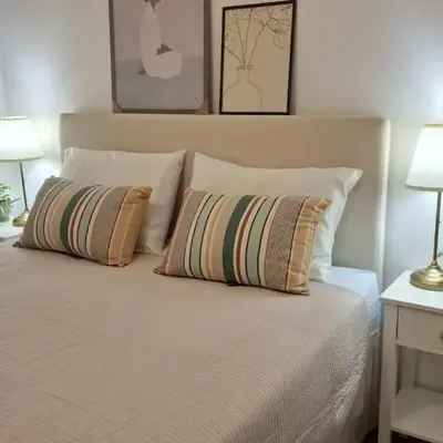 Elegant 2-Bedroom with Cosy Lounge Balcony