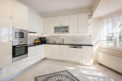 Kuhinja ili čajna kuhinja u objektu VILLA de LUXE