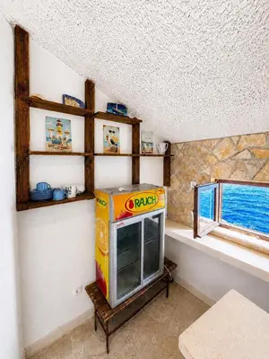 Kuhinja ili čajna kuhinja u objektu Seaside House Marušići - Sunbeds - Free Parking