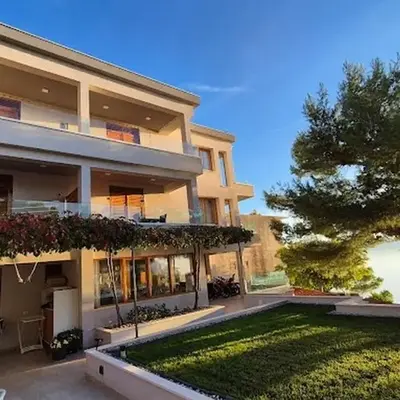 Apartments by the sea Brela