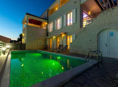 Bazen u objektu Spacious Villa Radevenjić with Outdoor Pool ili u blizini