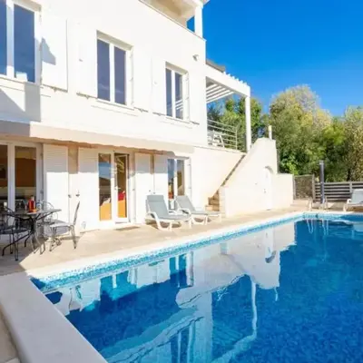 Spacious Villa Radevenjić with Outdoor Pool