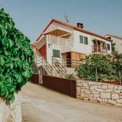 Apartments Doulos