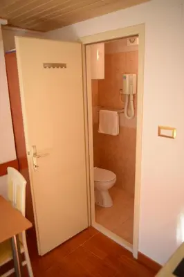 Kupaonica u objektu Apartments Larsen