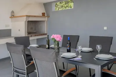 Kuhinja ili čajna kuhinja u objektu Authentic Dalmatian stone villa