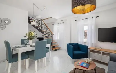 TV i/ili zabavni centar u objektu 1 Bedroom Beautiful Home In Sutivan