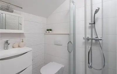 Kupaonica u objektu 1 Bedroom Beautiful Home In Sutivan
