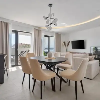 Apartment Tomislav with Sea View and Hot-Tub