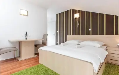 Krevet ili kreveti u jedinici u objektu Cozy Apartment In Podstrana With Wifi