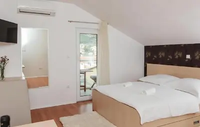 Krevet ili kreveti u jedinici u objektu Stunning Apartment In Podstrana With Wifi