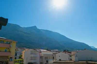 Pogled na planine ili pogled na planine iz apartmana