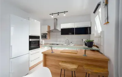 Kuhinja ili čajna kuhinja u objektu Holiday Home Zrnovnica 06
