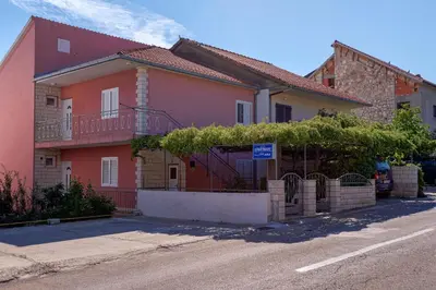 Zgrada u kojoj se nalazi apartman