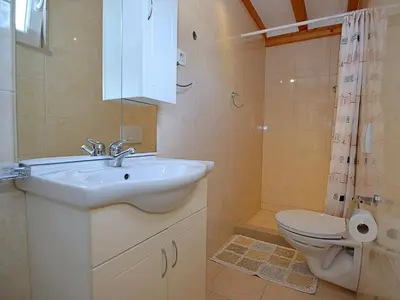 Kupaonica u objektu Holiday Home Villa Tonka by Interhome