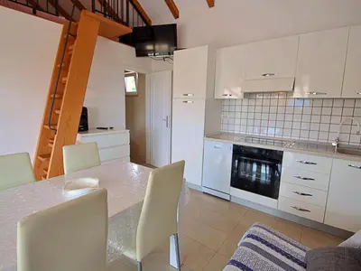 Kuhinja ili čajna kuhinja u objektu Holiday Home Villa Tonka by Interhome