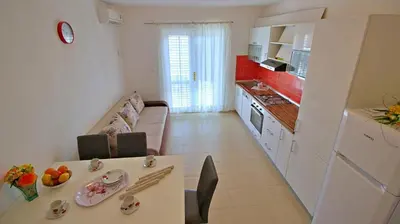 Kuhinja ili čajna kuhinja u objektu Apartments Iko