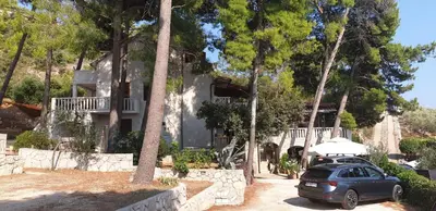 Zgrada u kojoj se nalazi smještaj s doručkom
