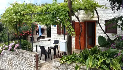 Vrt u objektu Apartments Raic
