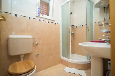 Kupaonica u objektu Apartments Longo