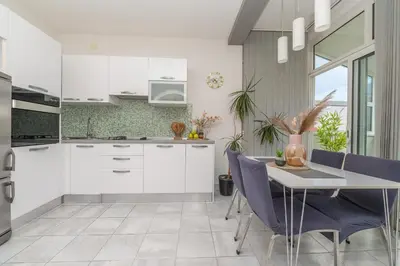 Kuhinja ili čajna kuhinja u objektu Luxury Apartments Nadalina Sea view