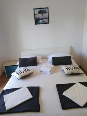 Krevet ili kreveti u jedinici u objektu Apartments with parking space Stanici, Omis - 10360