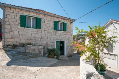 Zgrada u kojoj se nalazi apartman