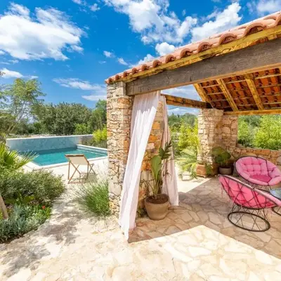 Mai's Cottage