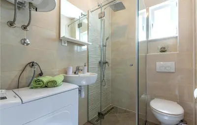 Kupaonica u objektu Apartment Podstrana With Sea View 10