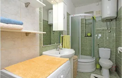 Kupaonica u objektu Apartment Omis With Sea View 04