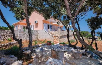 Vrt u objektu Holiday Home Zastrazisce With Sea View 04