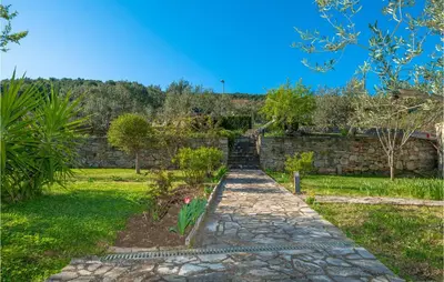Vrt u objektu Holiday Home Stari Grad 05