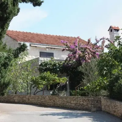 Apartments by the sea Sumartin