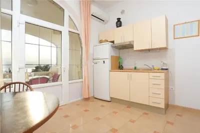Kuhinja ili čajna kuhinja u objektu Apartments by the sea Brela, Makarska - 6006
