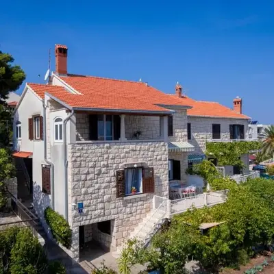 Apartments by the sea Postira