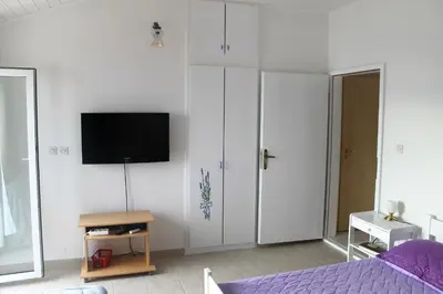 TV i/ili zabavni centar u objektu Studio Mimice 656b