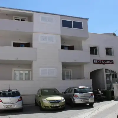 Apartments by the sea Baska Voda