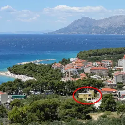 Family-friendly apartments with swimming pool Promajna