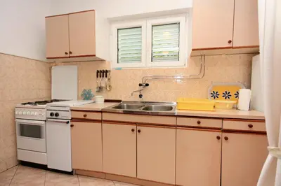 Kuhinja ili čajna kuhinja u objektu Apartments with a parking space Mirca, Brac - 728